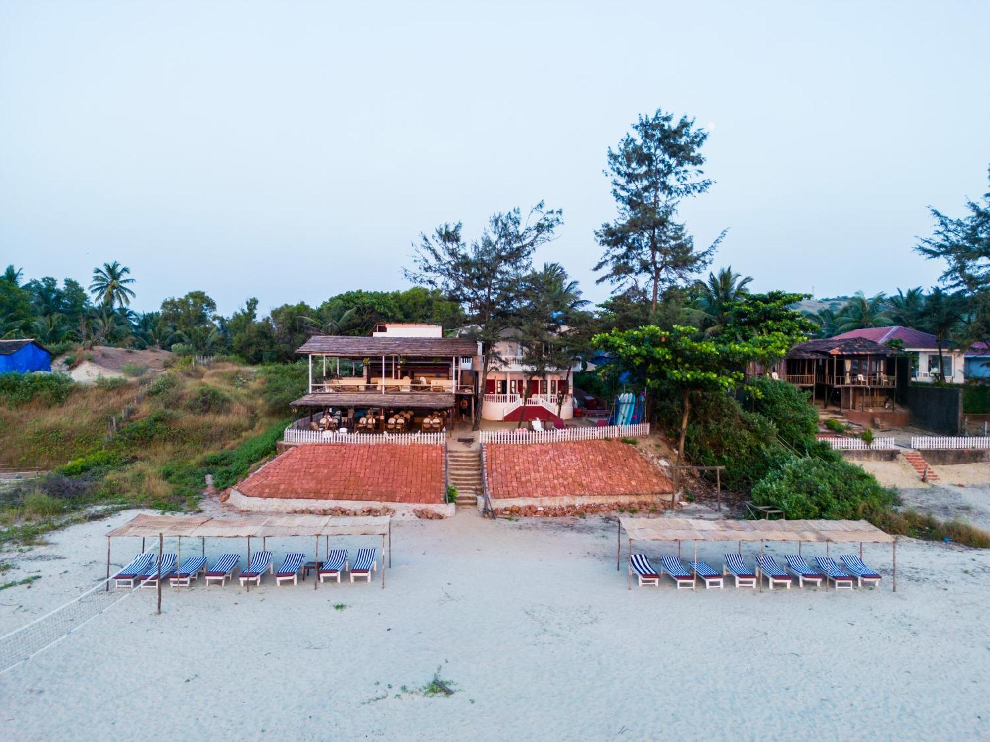 Woodpegger By The Beach, 만드렘 외부 사진